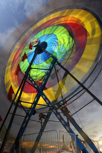 Coffee County Fair 2013: Astro Wheel at dusk