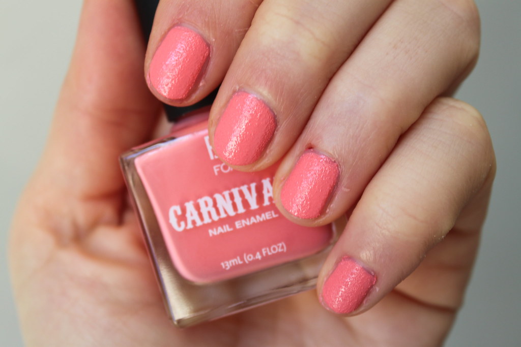 Face of Australia carnivale limited edition nail varnish polish pastel texture sand textured priceline cheap  drugstore ausbeautyreview australian beauty review blog blogger honest swatch nails bird of paradice peach