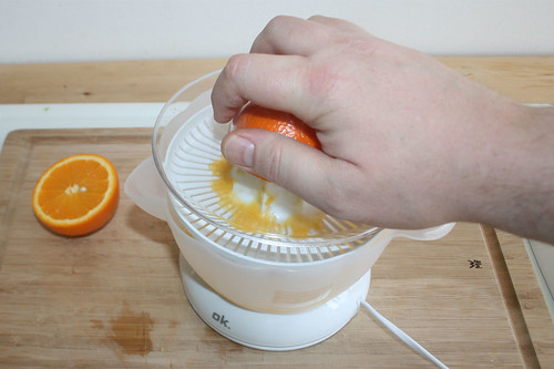 21 - Orangen auspressen / Squeeze oranges