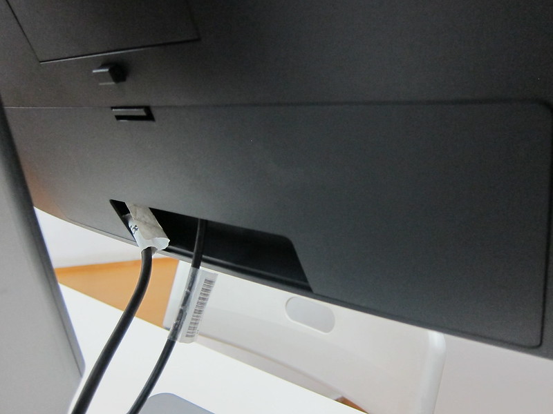 Dell UltraSharp 34 Curved Monitor (U3415W) - Ports Panel Closed