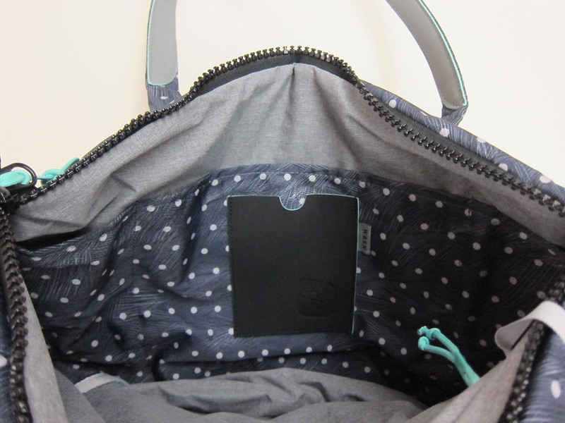 Crumpler Wren Handbag (Large) - 3 Compartments + 1 Phone Compartment