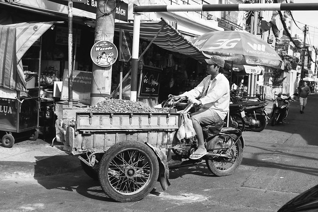 Cycling Saigon-2
