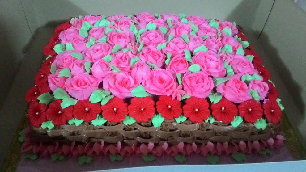Basket of Roses Cake by Eva Tejero Reyes
