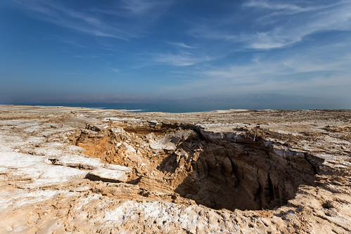blue red sea sky brown white beach nature water yellow canon landscape dead coast israel desert angle hole south wide salt ground bluesky jordan southern salty shore land ישראל deadsea sinkholes sinkhole 6d 1635 1635mm חוף יםהמלח canon6d