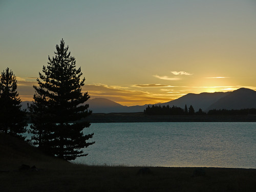 sunset newzealand mountains lakes southisland lakepukaki mountcook aoraki