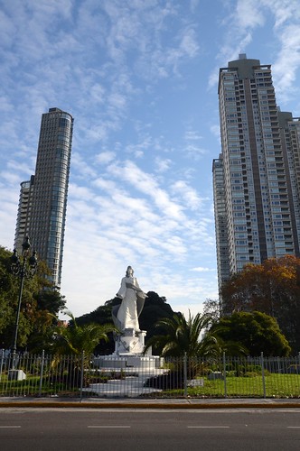 Statue in Puerto Madero
