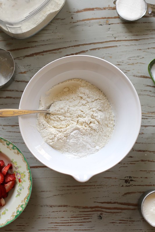 tiny strawberry cream scones