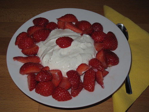 Vanille-Ricotta mit frischen Erdbeeren | Gourmandise