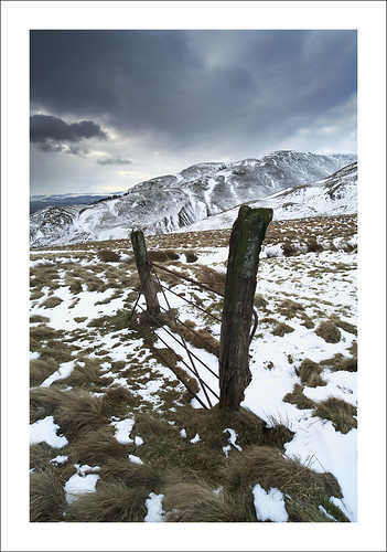 winter snow clouds zeiss canon scotland frozen gate availablelight posts ze thelaw ochilhills clackmannanshire leefilters benever distagont2821 eos5dmkii distagon2128ze 06ndgh