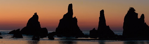 japan sunrise seashore 海 太平洋 日の出 橋杭岩 串本 和歌山県 東牟婁郡