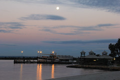 Perth Mends St Jetty and full moon