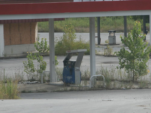 old abandoned overgrown closed tn tennessee empty halls gas gasstation creepy truckstop 80s exxon 2000s
