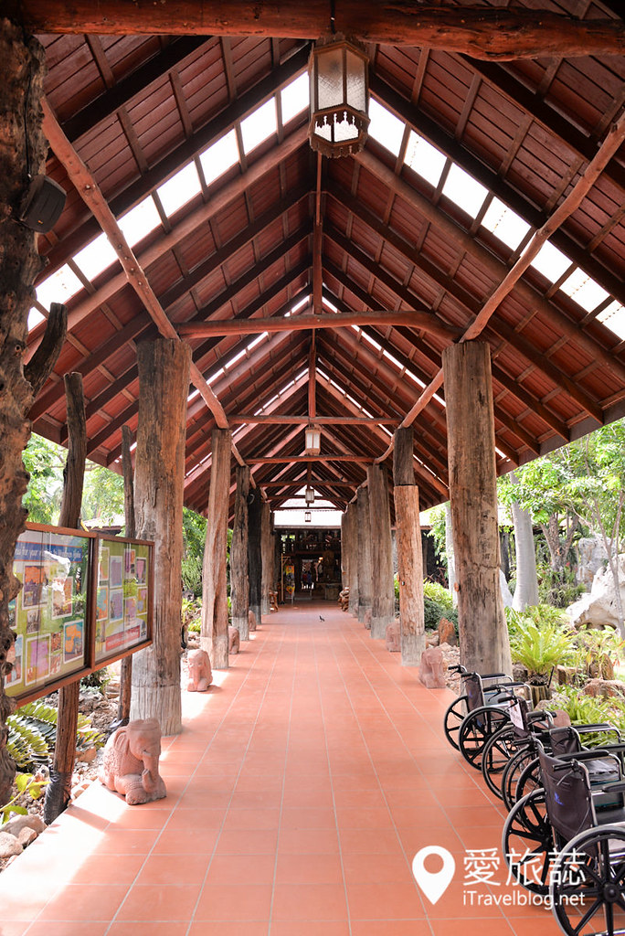 泰国佛统木雕博物馆 Woodland Muangmai (5)