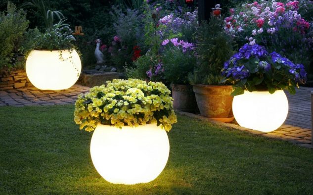 12 Ideas For Garden Lighting
