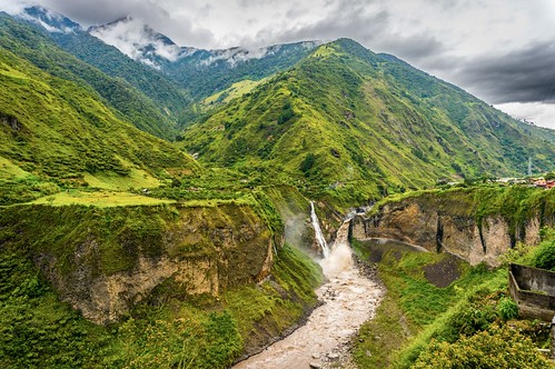 waterfall ecuador banos tungurahua rutadelascascadas