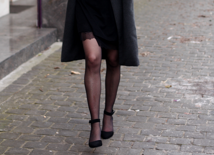 Date Night Outfit: Lace Slip Dress, Oversized Coat - THE STYLING DUTCHMAN.