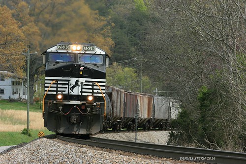 train northcarolina locomotive curve ge freighttrain norfolksouthern es40dc