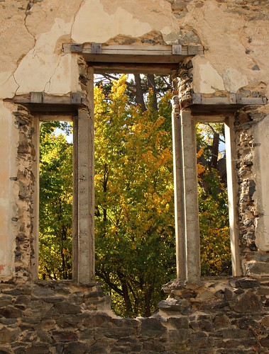 autumn ruin centralotago oldbuilding windowframe heritagebuilding stonebuilding stbathans