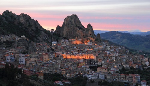 italy enna italia tramonto sicily castello rocca sicilia paesaggio colline monti paese siciliano gagliano paesino entroterra tamron1750 castelferrato canon550d