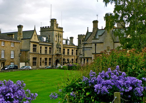 school england history tourism architecture northamptonshire tourists architectural historic historical cloisters northants touristattraction newstreet oundle oundleschool placeoflearning mickyflick