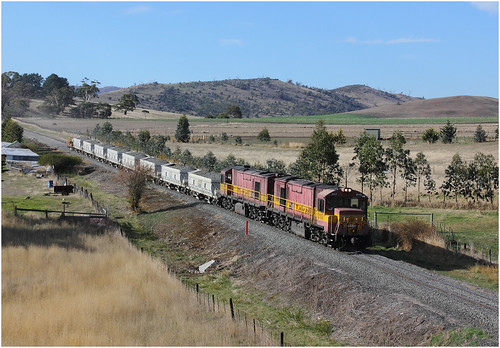 train brighton australia tasmania z ee freighttrain englishelectric zclass goodstrain diesellocomotive tasrail 2113 ballasttrain trainsintasmania