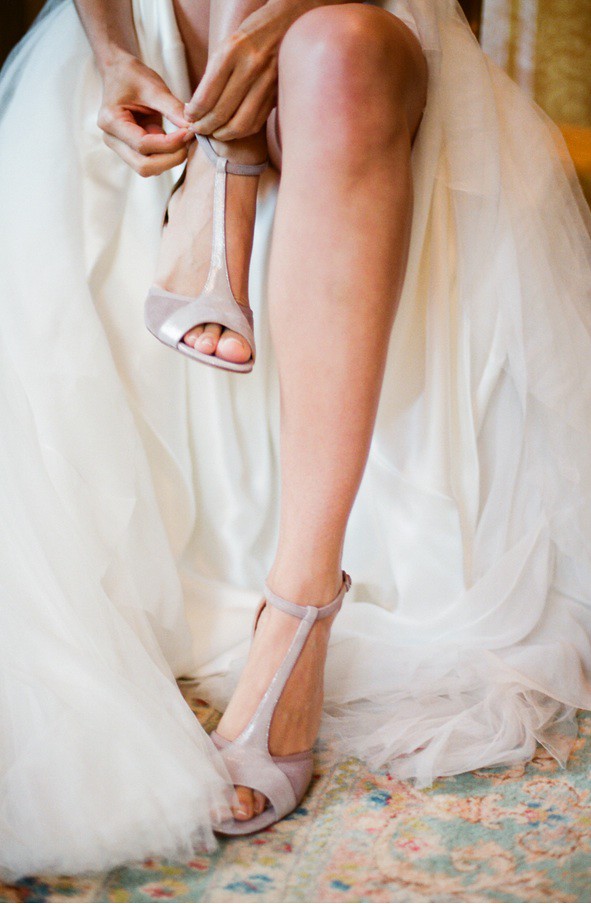 elegant-virginia-outdoor-wedding-shoes-getting-ready-bride