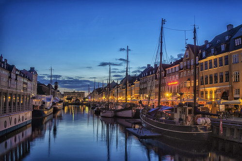 sunset night copenhagen denmark boats nyhavn canal bluehour pwpartlycloudy