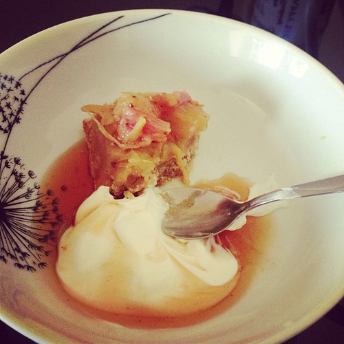 Tea-Poached rhubarb with clementines, apples and 5-spice