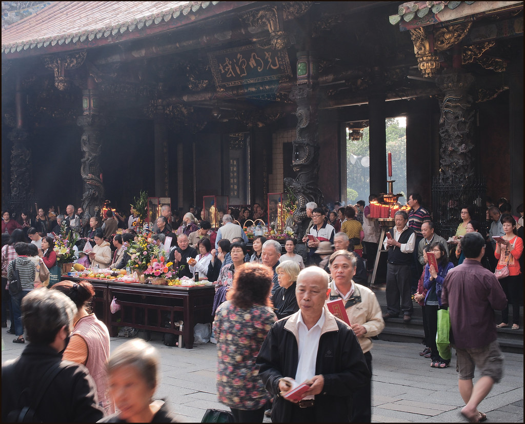20131117  Longsan temple in the morning 農曆十月十五日