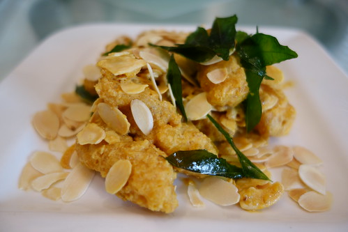 Deep-fried Squid with Salted Egg Yolk. Man Fu Yuan. InterContinental Singapore.