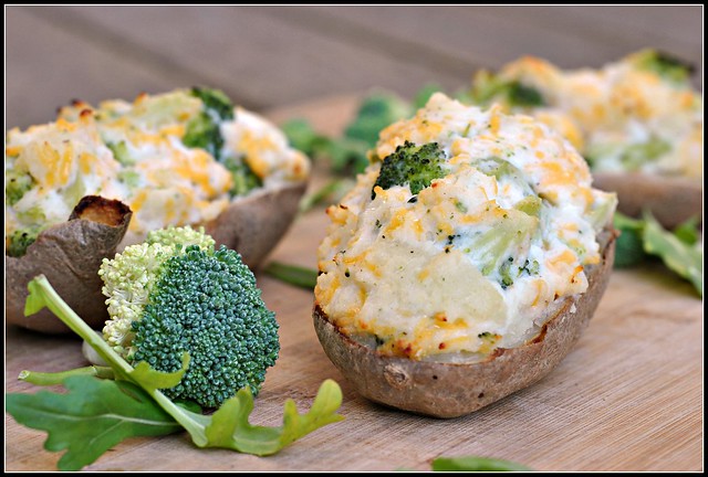Broccoli and Cheddar-Stuffed Baked Potatoes 4