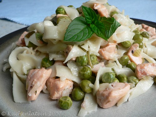 Homemade Tagliatelle with Salmon in Pea Mint Sauce 001