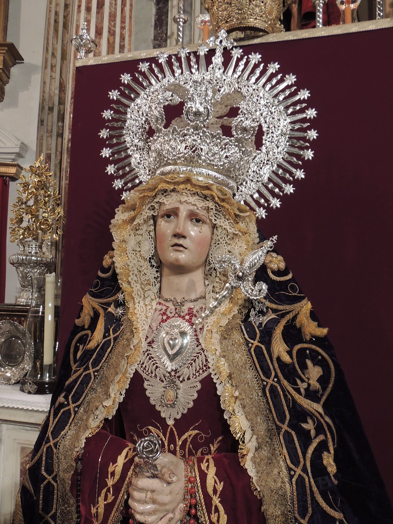 Corona y Daga para María Santísima de las Angustias, Iglesia de San Pablo de Cádiz.