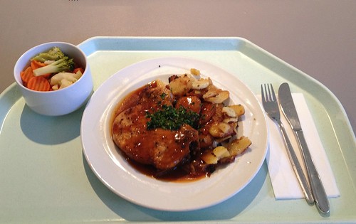 Pfeffersteak mit Röstkartoffeln / Pepper steak with roasted potatoes
