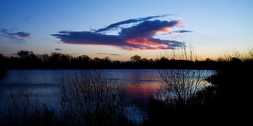 sky cloud sun lake silhouette sunrise bedford lakes bedfordshire felton lumen robertfelton bedfordrivervalleypark octagonfarm