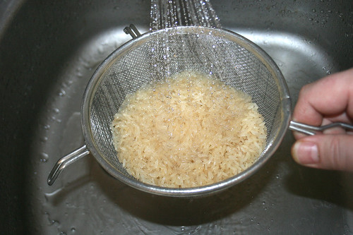 16 - Reis abspülen / Rinse out rice
