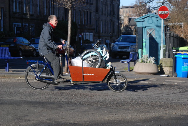 Off to deliver a Bakfiets (then ride back)