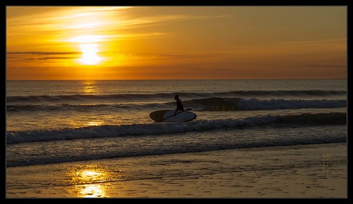 aposumicronm1290mmasph borderfx cotentin couchédesoleil france leicam lespieux mer normandie plage reflet silhouette sunset surfing reflections twilight 2013