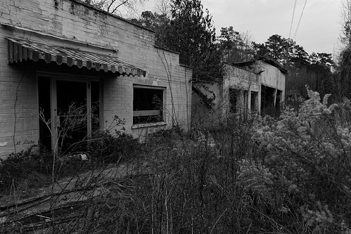 blackandwhite building abandoned pine louisiana grove