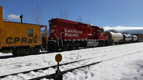 snow canada train bc railway caboose railyard cpr boxcars kraft switcher switching castlegar p1180386 cp2245 sd30ceco