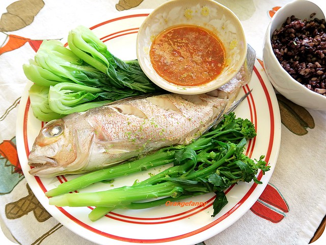 160521 亞洲風味蒸魚配紫米、綠蔬與辣椒醬-02