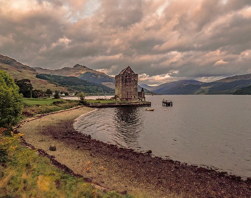 autumn mountains building castle beach water architecture clouds landscape geotagged scotland countryside daylight highlands scenery day moody britishisles cloudy scenic dramatic escocia calm brooding yachts loch naturalbeauty cloudscape atmospheric carrick schottland lochgoil ecosse scozia lochlong scottishhighlands sealoch cowal cowalpeninsula ardentinny carrickcastle 2013 scottishloch scottishcastle canonpowershotsx50hs canonpowershotsx50