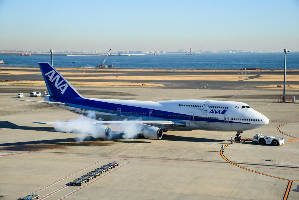 ANA 747-400D JA8960
