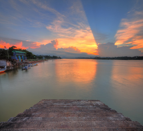 sunset sky sunlight nature water night stairs river landscape pier boat fishing peace cloudy dusk jetty traditional scenic culture sunny malaysia serene tranquil terengganu raysoflight mys dungun eastcoastmalaysia