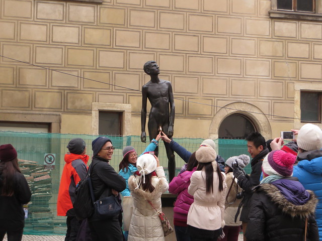 Milos Zet statue, naked man statue prague, inappropriate tourist photos, prague in winter