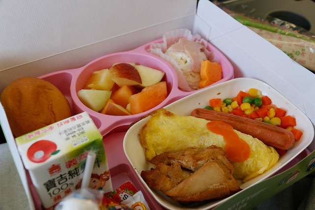 長榮航空 Hello Kitty 兒童餐