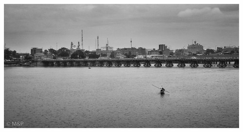 africa sky lagune white black clouds boat fisherman noir olympus ciel pont pêcheur et blanc pirogue vieux afrique cotonou bénin tg850