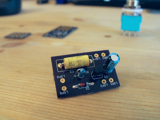 Photo：Fuzz Pedal Prototype Circuit Board By Tim Patterson