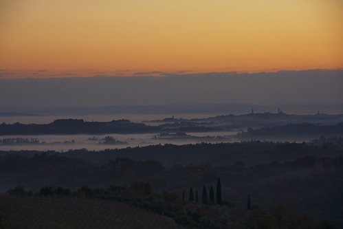 sunset italy fog clouds landscape nikon italia tramonto nuvole foggy hills explore tuscany chianti siena toscana paesaggio colline chiantishire pievasciata campagnatoscana d7100 nikon18300 nikond7100