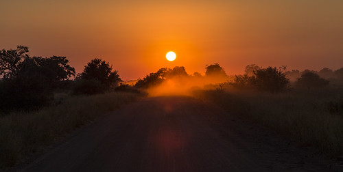 sunset southafrica dust krugernationalpark mpumalanga krugerpark kruger satara s100 s100sunset